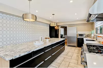 6750 County Line Lane, Burr Ridge, IL 60527 - Photo 11