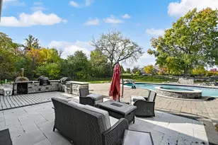 6750 County Line Ln, Burr Ridge, IL 60527 - Photo 31