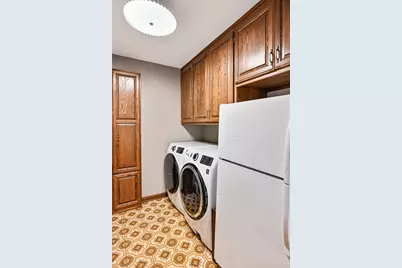 6750 County Line Lane, Burr Ridge, IL 60527 - Photo 17