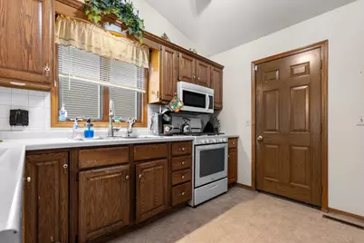 125 Heath Cliff Drive, Poplar Grove, IL 61065 - Photo 7