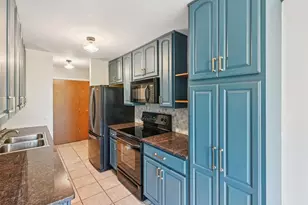 5900 Oakwood Dr, Lisle, IL 60532 - Photo 7