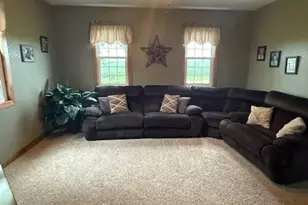 312 E Buckeye Rd, Dakota, IL 61018 - Photo 7