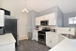 3314 Blue Ridge Dr, Carpentersville, IL 60110 - Photo 5