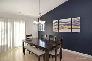 3314 Blue Ridge Dr, Carpentersville, IL 60110 - Photo 3