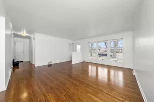 10025 Mulberry Ave, Oak Lawn, IL 60453 - Photo 3