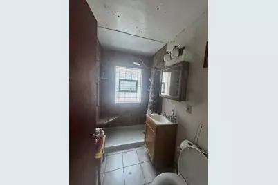 8516 S Seeley Avenue, Chicago, IL 60620 - Photo 3