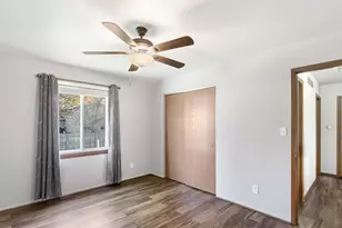 310 N Huntington Dr, McHenry, IL 60050 - Photo 9