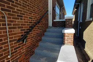 1040 W 92nd Pl, Chicago, IL 60620 - Photo 3