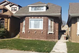 1040 W 92nd Pl, Chicago, IL 60620 - Photo 1