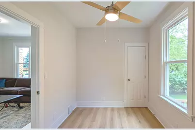 5646 W Grover Street, Chicago, IL 60630 - Photo 9