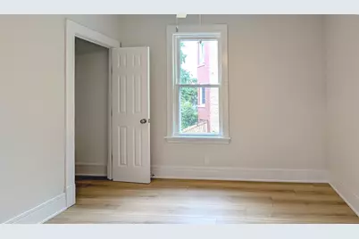 5646 W Grover Street, Chicago, IL 60630 - Photo 13