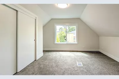 5646 W Grover Street, Chicago, IL 60630 - Photo 19