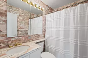 1310 N Ritchie Ct, Chicago, IL 60610 - Photo 33