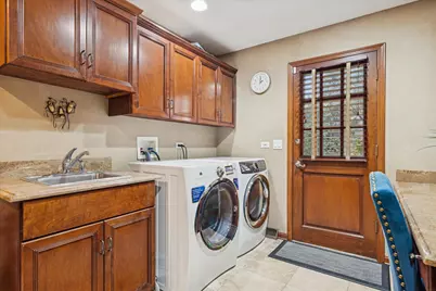 31 Croydon Lane, Oak Brook, IL 60523 - Photo 17