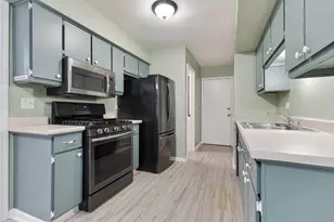 817 Wellington Ave, Elk Grove Village, IL 60007 - Photo 11