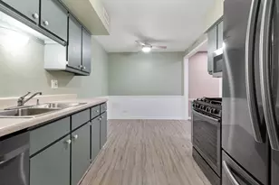 817 Wellington Ave, Elk Grove Village, IL 60007 - Photo 7