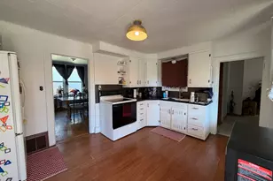 106 W High St, Orangeville, IL 61060 - Photo 5