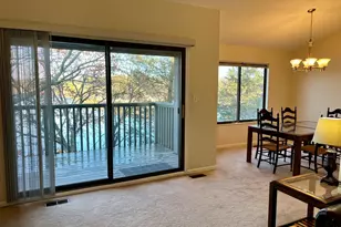 33 Shoreline Rd, Lake Barrington, IL 60010 - Photo 3