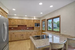 8532 W 107th St, Palos Hills, IL 60465 - Photo 3