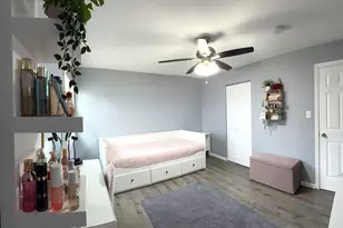 8001 N Elmore St, Niles, IL 60714 - Photo 17