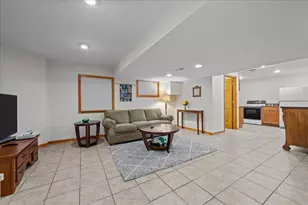 2025 Gillenwater St, Batavia, IL 60510 - Photo 23