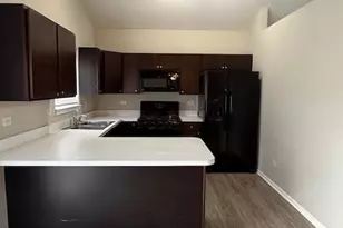 1812 Wake Island Dr, Joliet, IL 60435 - Photo 5