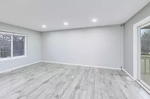 1239 Spring Valley Dr, Carol Stream, IL 60188 - Photo 5