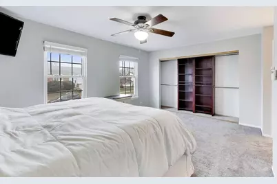 1239 Spring Valley Drive, Carol Stream, IL 60188 - Photo 15