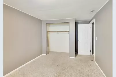 1239 Spring Valley Drive, Carol Stream, IL 60188 - Photo 31