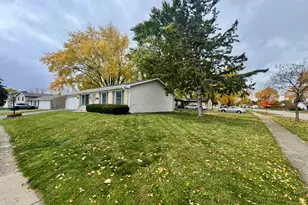 8112 S Applewood Ct, Hanover Park, IL 60133 - Photo 27