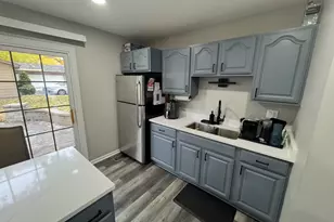 8112 S Applewood Ct, Hanover Park, IL 60133 - Photo 11