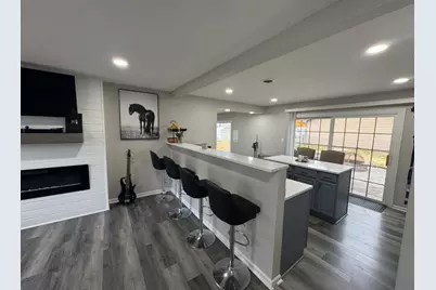 8112 S Applewood Court, Hanover Park, IL 60133 - Photo 7