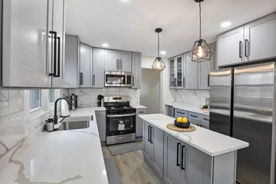 366 N Hemlock Avenue, Wood Dale, IL 60191 - Photo 7