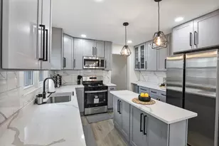 366 N Hemlock Ave, Wood Dale, IL 60191 - Photo 7