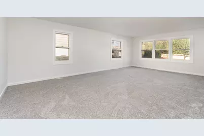 2424 E Thornwood Drive, Lindenhurst, IL 60046 - Photo 3