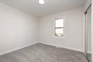 2424 E Thornwood Dr, Lindenhurst, IL 60046 - Photo 9