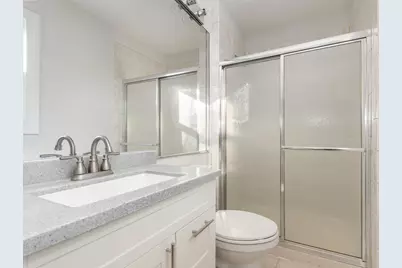 2424 E Thornwood Drive, Lindenhurst, IL 60046 - Photo 13
