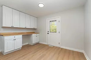 2424 E Thornwood Dr, Lindenhurst, IL 60046 - Photo 7