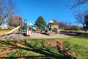 4 Aspen Ct, Streamwood, IL 60107 - Photo 29