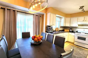 4 Aspen Ct, Streamwood, IL 60107 - Photo 9