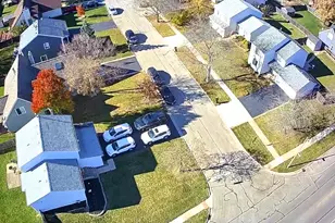 4 Aspen Ct, Streamwood, IL 60107 - Photo 5