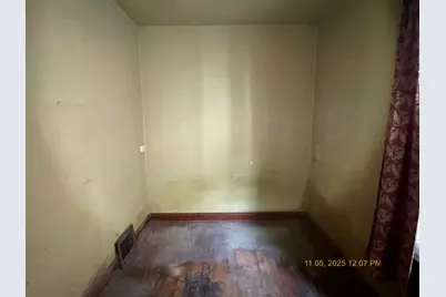 8545 S Manistee Avenue, Chicago, IL 60617 - Photo 9