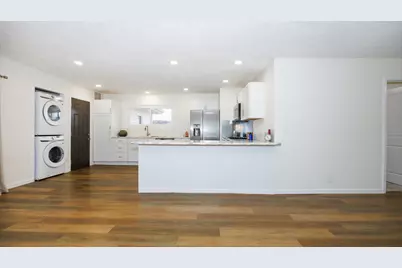 1104 Redwood Avenue, Bloomington, IL 61701 - Photo 3