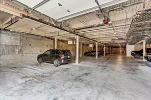 2443 N Western Ave, Chicago, IL 60647 - Photo 11