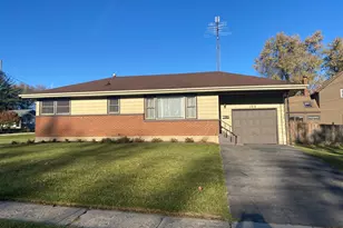 125 Arthur Dr, Woodstock, IL 60098 - Photo 3