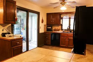 523 Barden St, Morrison, IL 61270 - Photo 7