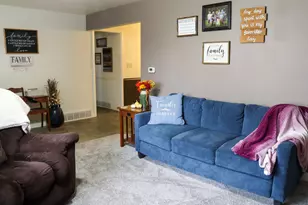 523 Barden St, Morrison, IL 61270 - Photo 3