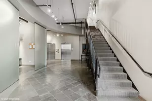 811 W 15th Pl, Chicago, IL 60608 - Photo 17