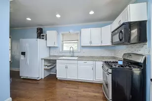 1045 Grand Blvd, Aurora, IL 60505 - Photo 11