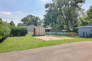 1045 Grand Blvd, Aurora, IL 60505 - Photo 3